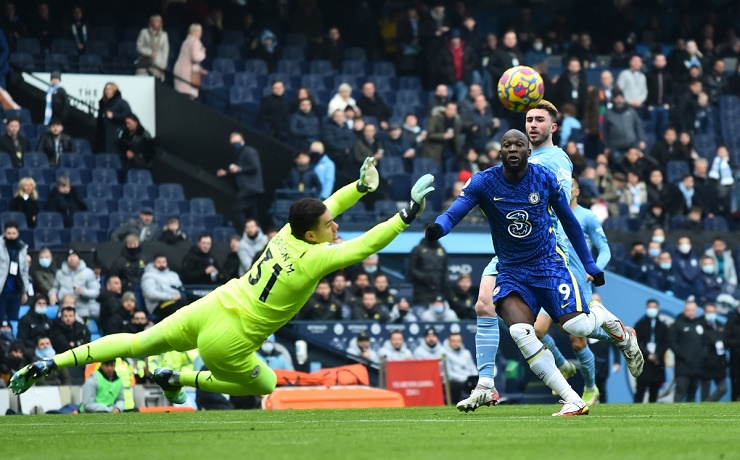 Lukaku bỏ lỡ 2 cơ hội ngon ăn trước Man City