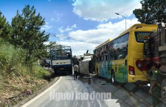 Tai nạn liên hoàn nghiêm trọng, đèo Bảo Lộc tê tiệt - 2