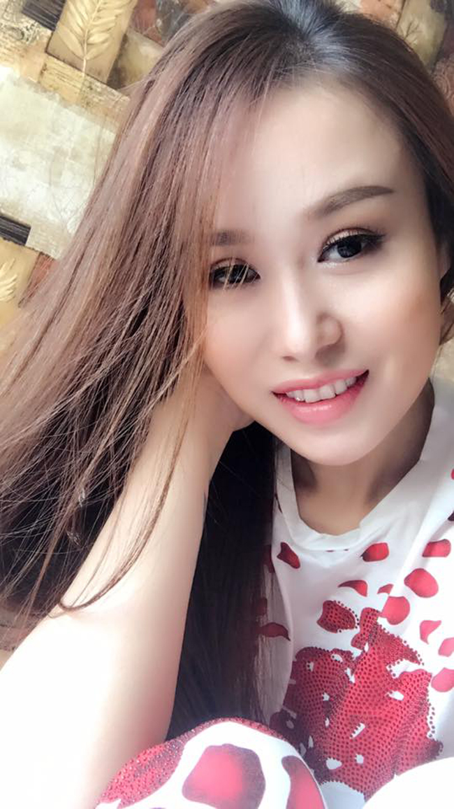 Nữ&nbsp;DJ&nbsp;kín tiếng trong chuyện đời tư và ít xuất hiện trên mặt báo.
