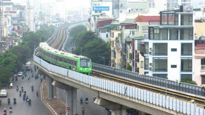 Tuyến tàu điện Cát Linh - Hà Đông sau hơn 2 tháng hoạt động đã được nhiều hành khách có thói quen sử dụng