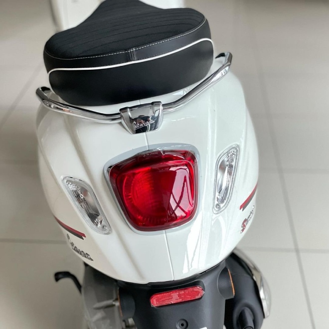 Bảng giá Vespa Sprint giáp Tết Nhâm Dần 2022 - 4