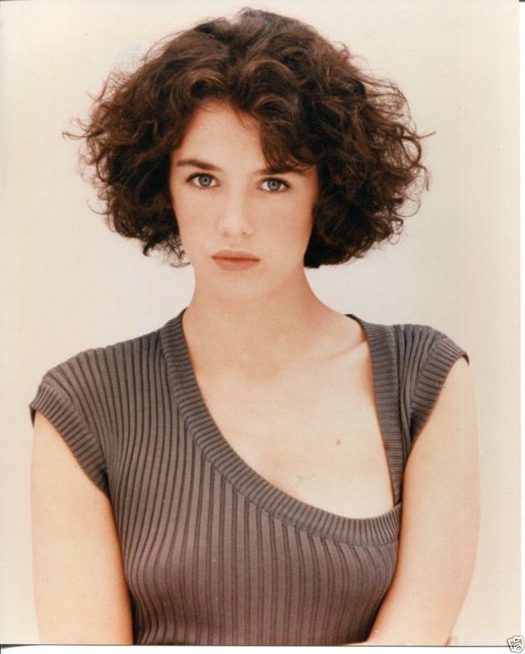 Isabelle Adjani là nữ diễn viên người Pháp nổi tiếng với vẻ đẹp tựa nữ thần.