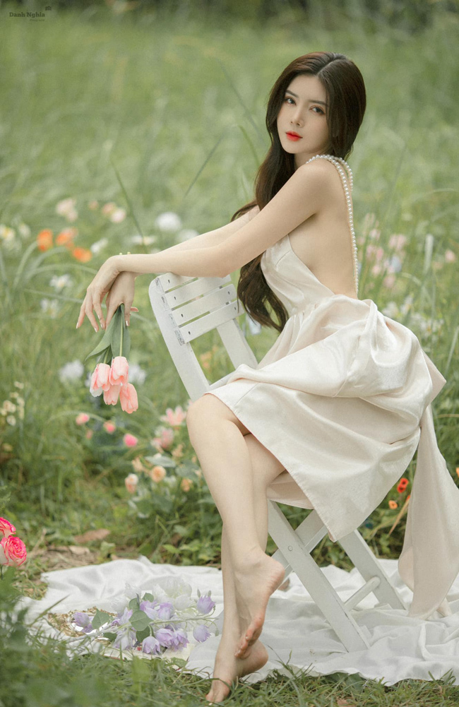 Song song với việc nâng cấp nhan sắc, phong cách thời trang của hot girl Sài thành cũng thay đổi rất nhiều. 
