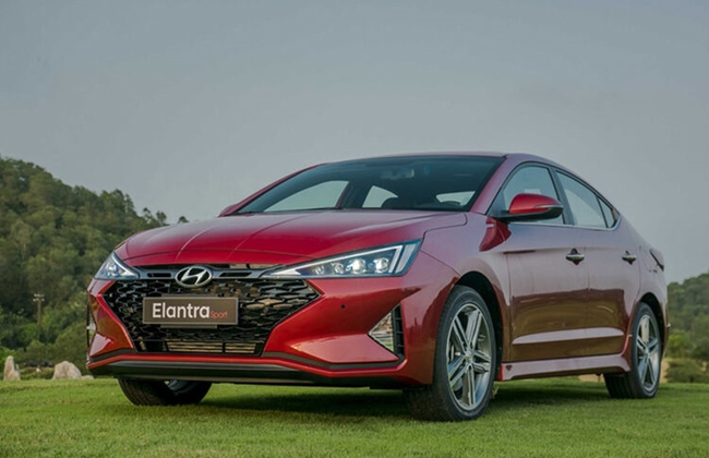 Giá xe Elantra tháng 1/2022 mới nhất các phiên bản - 1