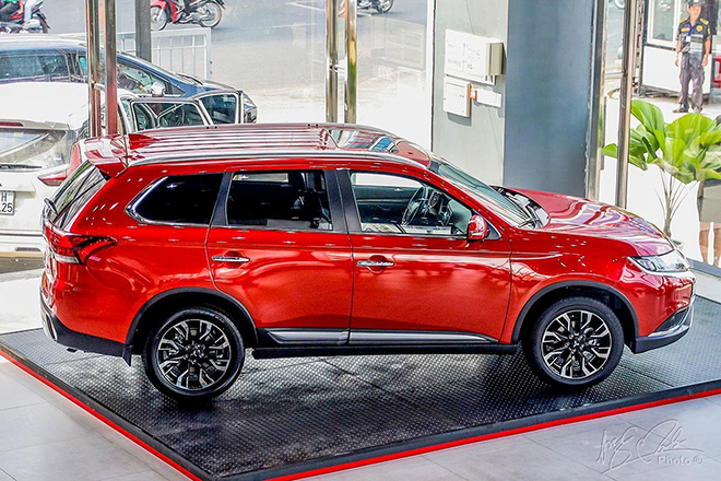 Giá xe Mitsubishi Outlander lăn bánh tháng 1/2022, hỗ trợ 50% phí trước bạ - 8