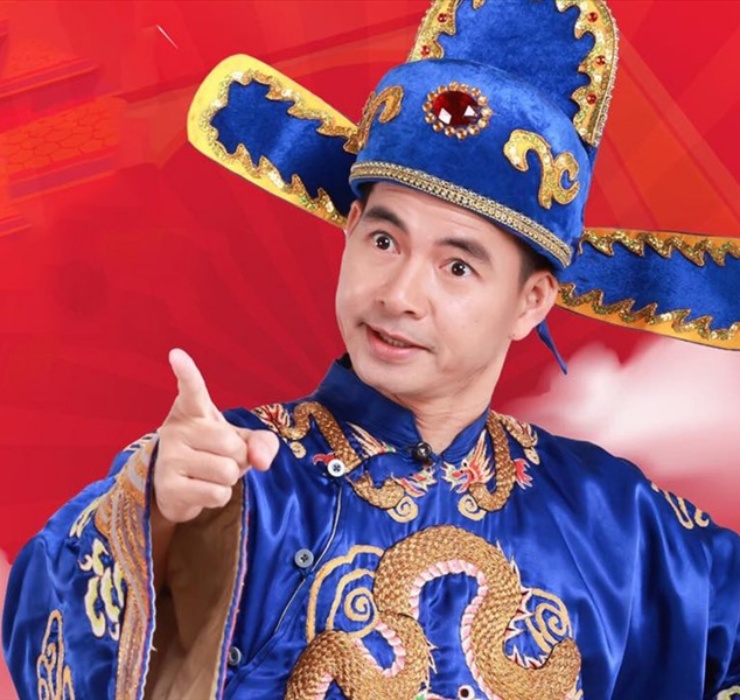 Dù sở hữu mức cát-xê “khủng” từ hàng loạt gameshow, phim ảnh và thường xuyên đi lưu diễn, danh hài nổi tiếng Xuân Bắc lại chỉ sở hữu chiếc Mazda3 màu xanh đậm.
