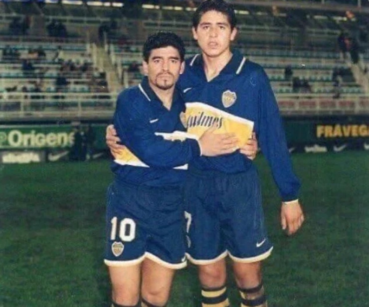 Huyền thoại quá cố&nbsp;Diego Maradona &amp;&nbsp;Juan Roman Riquelme (Boca Juniors, 1996-1997)