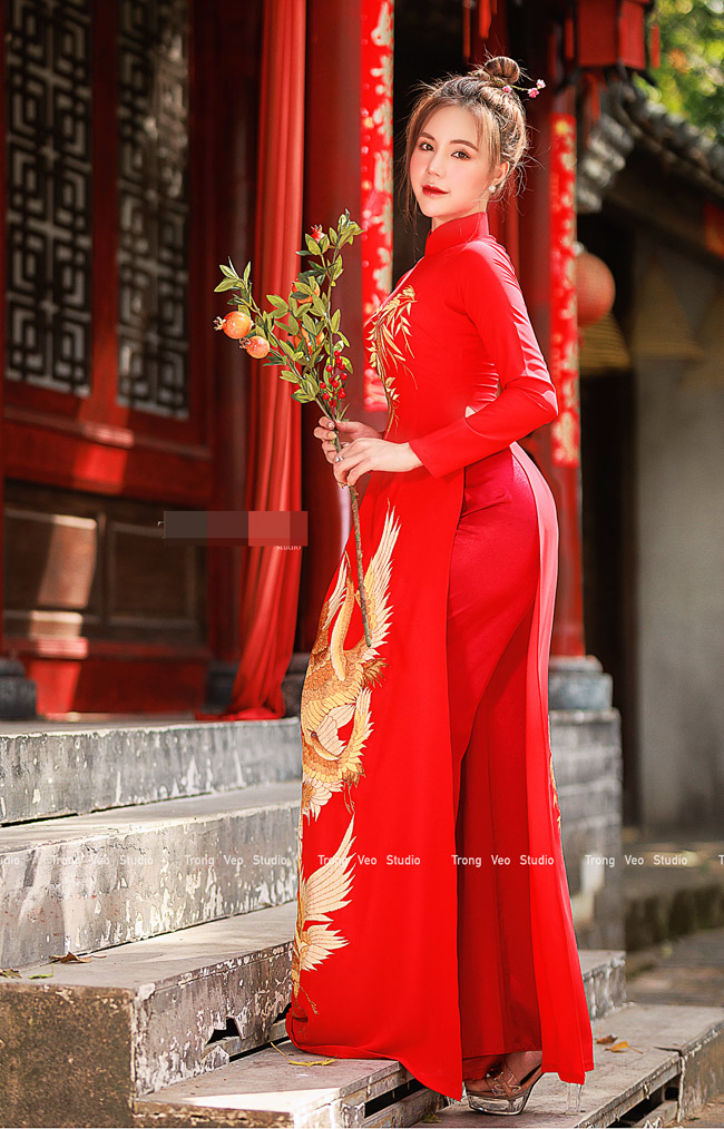 Linh Rin hiện là mẫu ảnh, diễn viên có tiếng trên mạng xã hội. 
