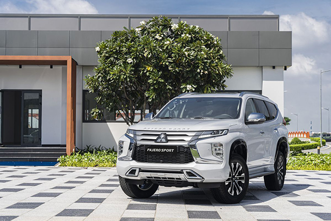 Giá xe Mitsubishi Pajero Sport tháng 1/2022, hỗ trợ 50% phí trước bạ - 2