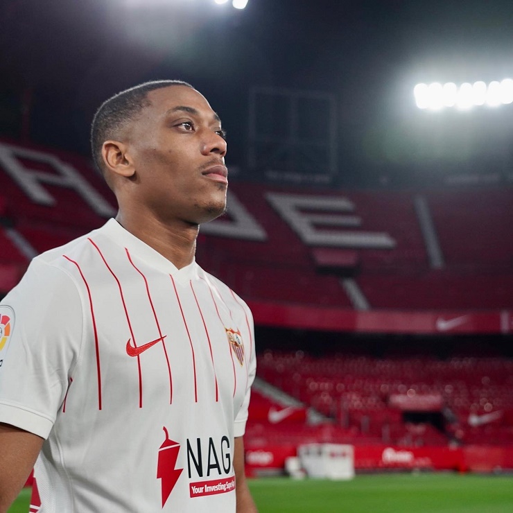 Sevilla chính thức ra mắt Martial, SAO MU gửi lời chúc ý nghĩa - 3