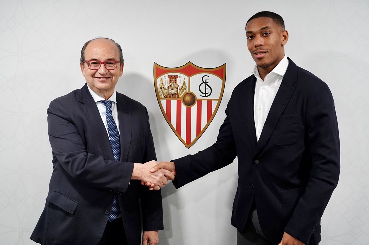 Sevilla chính thức ra mắt Martial, SAO MU gửi lời chúc ý nghĩa - 6