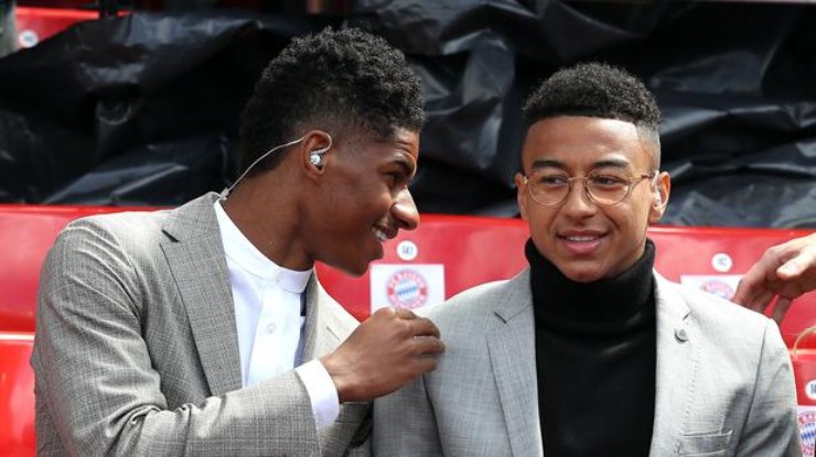 Rashford, Lingard phải lên tiếng xin lỗi vì chụp ảnh với nam nghệ sĩ từng dính scandal phân biệt chủng tộc