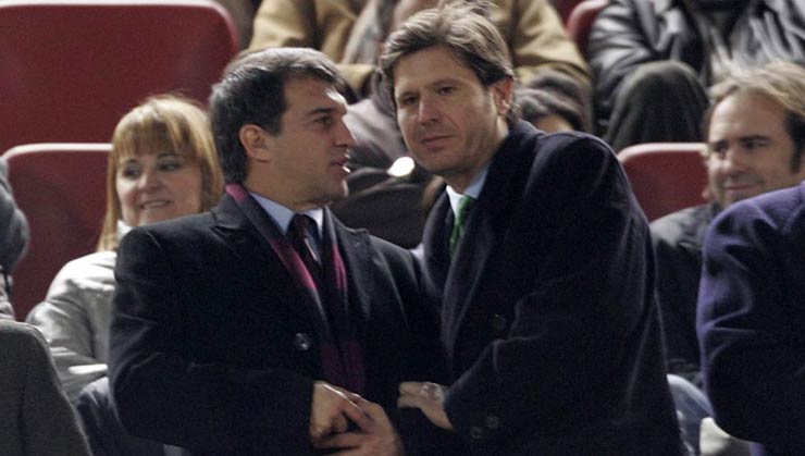 Chủ tịch Joan Laporta (trái) cùng giám đốc thể thao Mateu Alemany của Barca đang lên kế hoạch mua sắm hè
