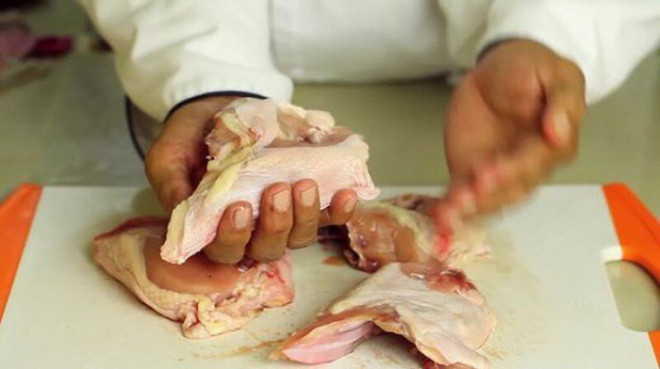 Thịt gà rất thanh và ngon, có tác dụng bồi bổ cơ thể, với nhiều cách chế biến khác nhau.