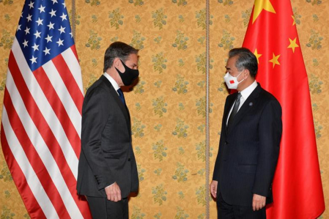 Ngoại trưởng Mỹ Antony Blinken và người đồng cấp Trung Quốc Vương Nghị. Ảnh: Reuters