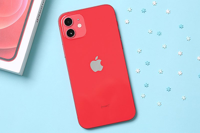 iPhone 13 đỏ.