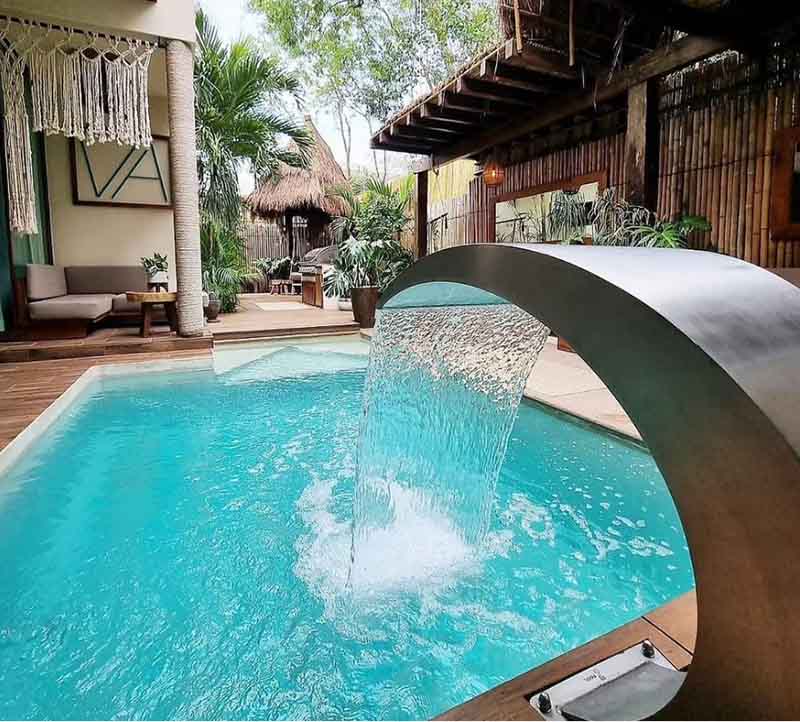 &nbsp;Amalfi villa (Tulum, Mexico). Biệt thự hiện đại này rất rộng rãi, thoáng đãng, có nhiều cửa sổ lớn, mang lại cho du khách cảm giác như đang sống ngoài trời. Lượt thích: 31.020