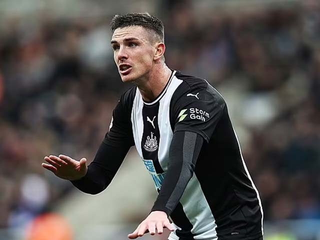 Ciaran Clark khó còn cơ hội góp mặt trong đội hình Newcastle