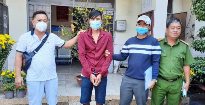 Lực lượng cảnh sát hình sự tóm gọn Phạm Văn Sang khi y đang lẩn trốn tại Đồng Nai