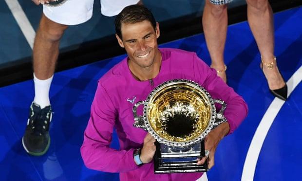 Nadal giành chiến thắng 3-2 ngoạn mục trước Medvedev