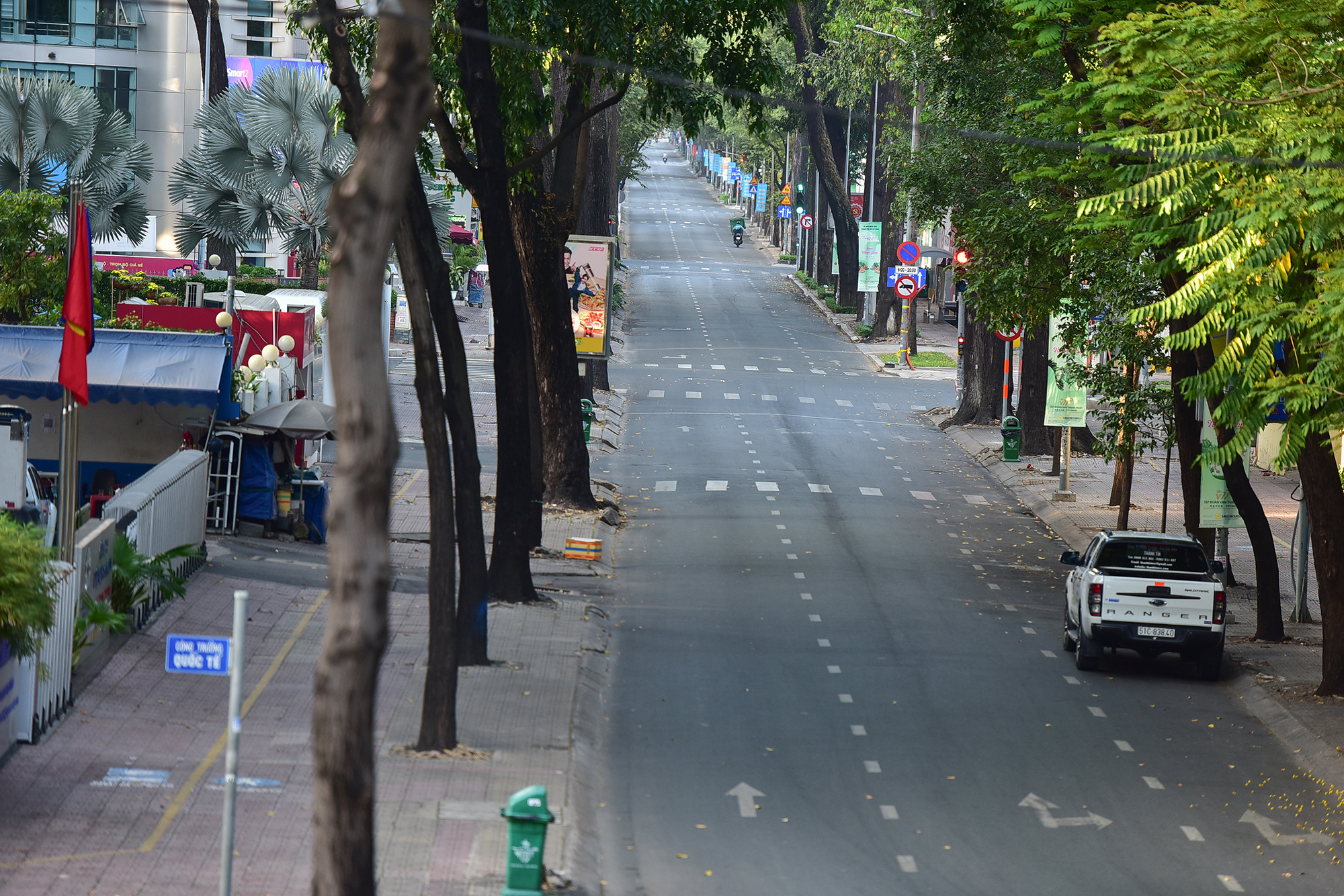 Đoạn đường Võ Văn Tần dài khoảng 1km nhưng chỉ có 2 xe máy di chuyển.