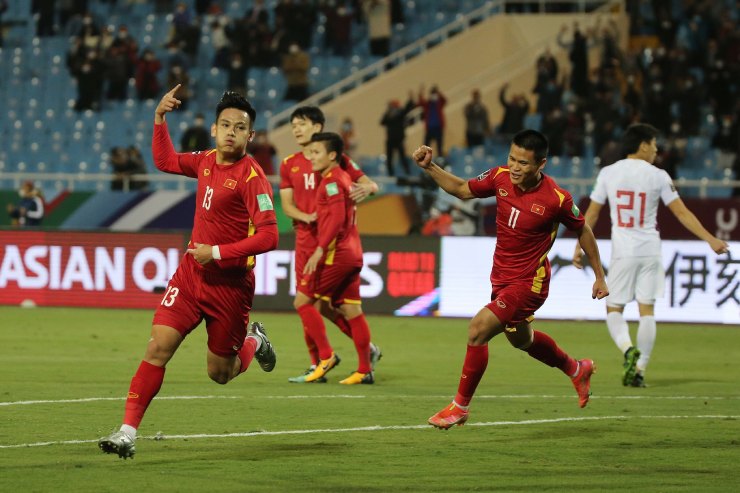 Với chiến thắng trên sân Mỹ Đình, ĐT Việt Nam chỉ còn kém Trung Quốc 2 điểm ở vòng loại thứ 3 World Cup