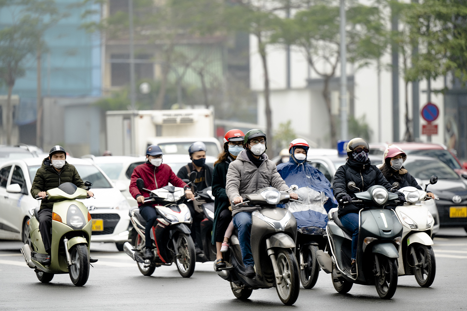 Giao thông trên trục đường Tây Sơn, Thái Hà, Kim liên mới trong buổi sáng hôm nay khá dễ chịu và thông thoáng.