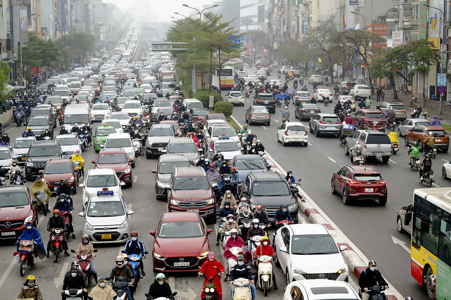 Sáng nay tại đoạn qua đường Trường Chinh tới Láng (đoạn Ngã Tư Sở) vô cùng đông đúc