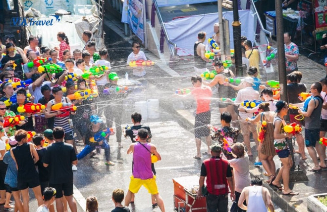 Lễ hội té nước đầu năm Songkran