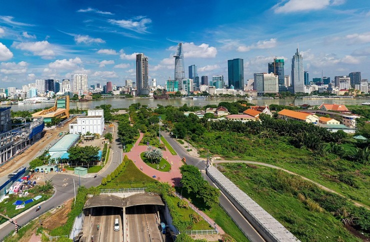 Bộ Tài nguyên - Môi trường cũng đề nghị các tỉnh, TP xử lý nghiêm các trường hợp vi phạm các quy định pháp luật, ngăn chặn hành vi lợi dụng đấu giá quyền sử dụng đất để gây nhiễu loạn thị trường