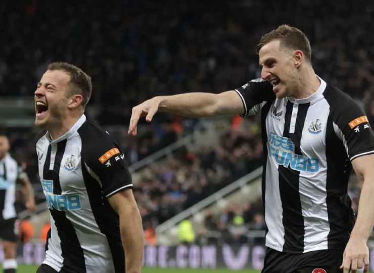 Newcastle thắng tưng bừng Everton