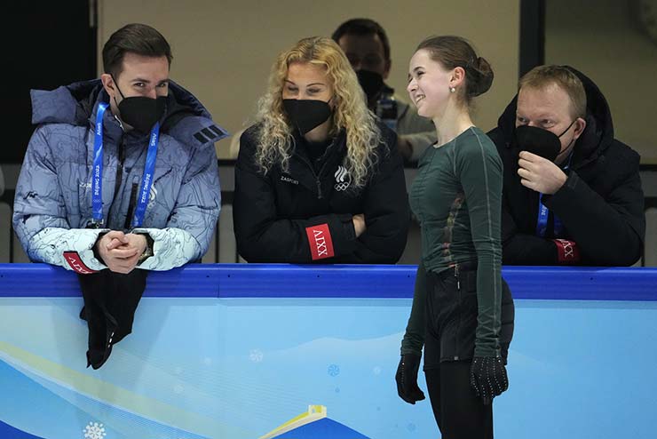 Kamila Valieva giúp ĐT Nga đoạt HCV nội dung trượt băng đồng đội tại Olympic mùa Đông 2022