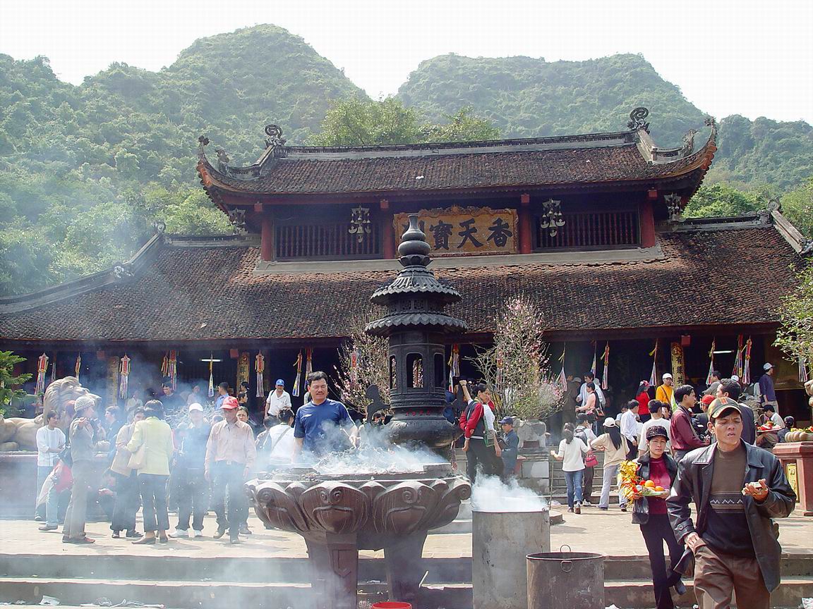 Hành hương đầu năm ở 6 ngôi chùa nổi tiếng linh thiêng của Việt Nam - 1