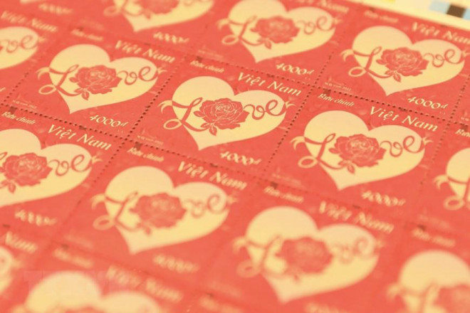 Mẫu bộ tem Tình yêu được Bộ Thông tin và Truyền thông phát hành năm 2022 - Ảnh: TTXVN
