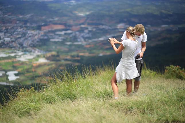 Leo núi Lang Biang để ngắm toàn cảnh TP Đà Lạt