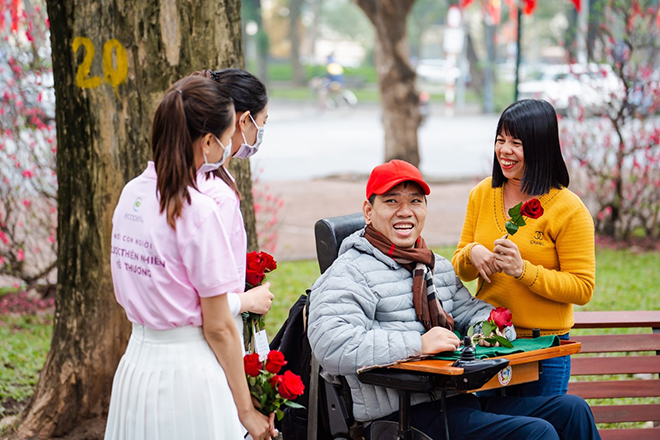 Ấn tượng màn tỏ tình với 99.999 bông hồng tại Hà Nội vào ngày Valentine 2022 - 8