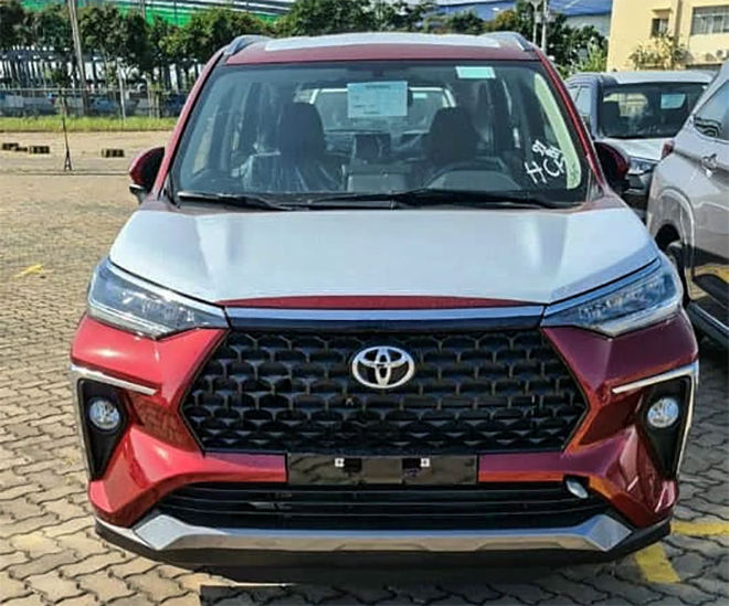 Lô xe Toyota Veloz và Avanza thế hệ mới có mặt tại Việt Nam - 1