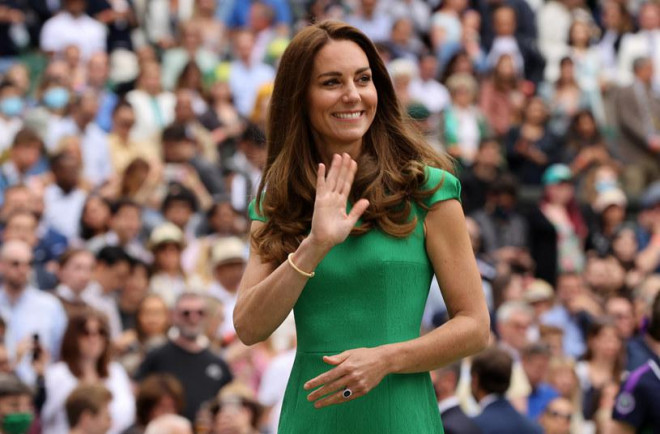 Công nương Kate Middleton là người yêu thích trang phục may cắt đơn giản.