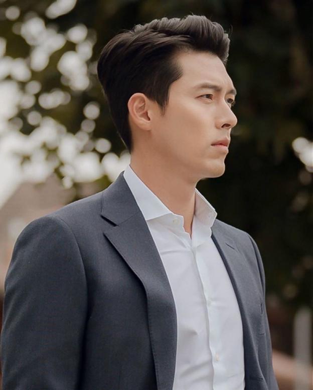 Bí quyết cho làn da sáng mịn của Hyun Bin là dưỡng ẩm.