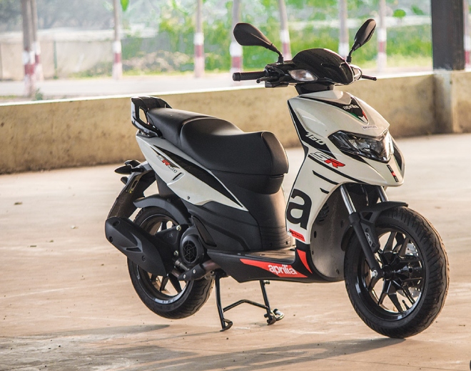 2022 Aprilia SR160 nhìn “nghịch tướng”, sánh cạnh Honda Vario 160 - 9