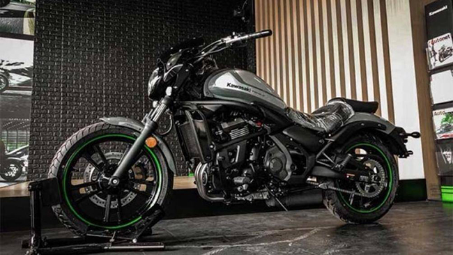 4. Kawasaki Vulcan S (chiều cao yên ngồi: 705 mm)
