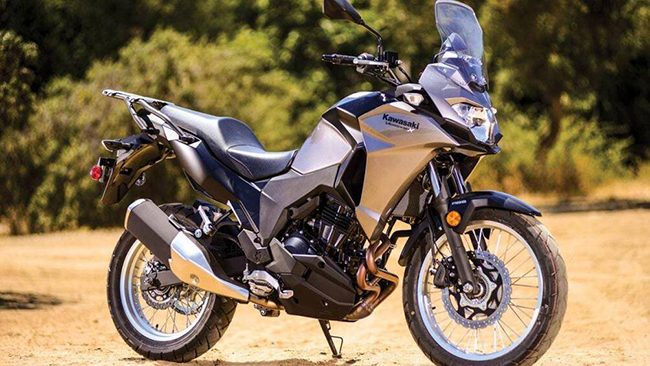 9. Kawasaki Versys X-300 (chiều cao yên ngồi: 815 mm)
