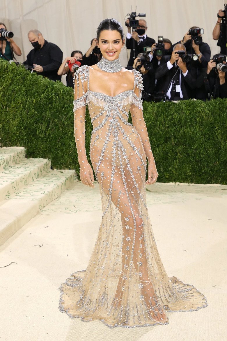 Thiết kế mà Kendall Jenner mặc tại Met Gala 2021.