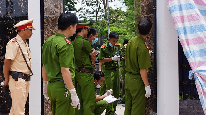 Lực lượng công an khám nghiệm hiện trường (ảnh minh họa)