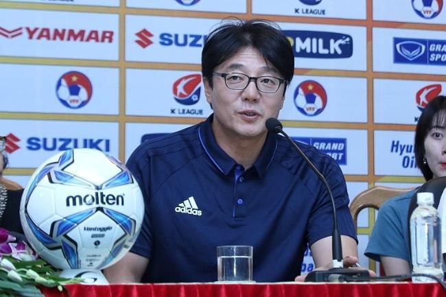 HLV Hwang Seon Hong đánh giá cao U23 Việt Nam tại giả U23 châu Á