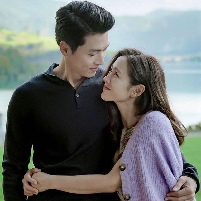 Hyun Bin và Son Ye Jin hé lộ địa điểm đắt đỏ tổ chức đám cưới - 1