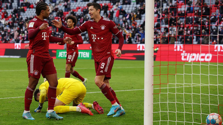 Bayern Munich "bừng tỉnh" sau bàn thua trước Greuther Furth