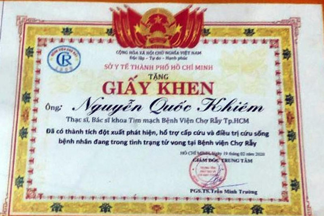 Giấy khen (giả) thể hiện Khiêm là thạc sĩ, bác sĩ Khoa tim mạch BV Chợ Rẫy.