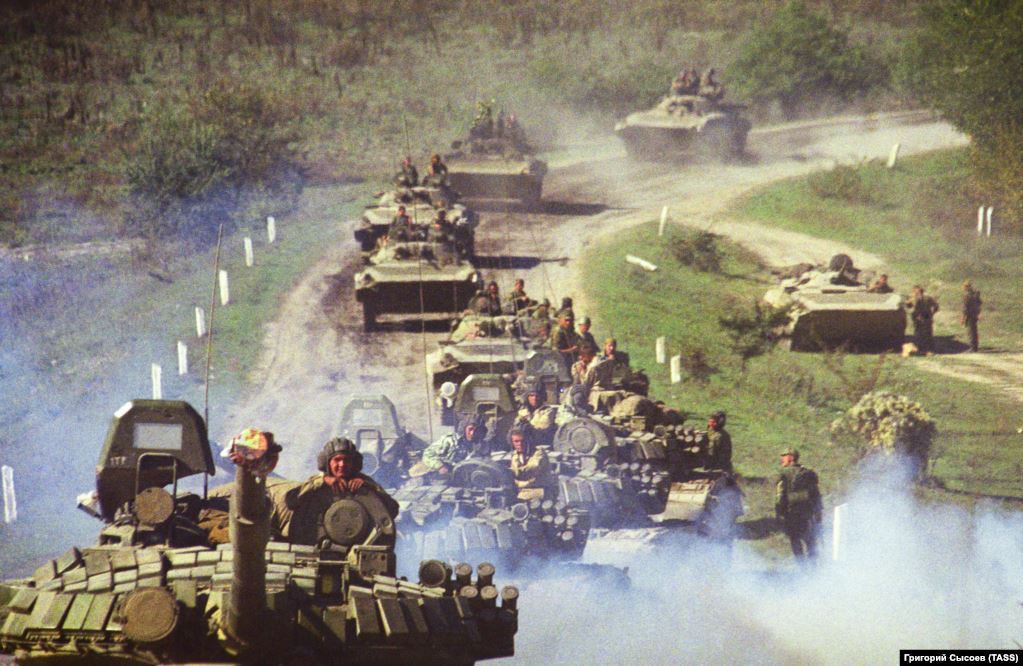 Quân đội Nga trong chiến tranh Chechnya (ảnh: Rferl)