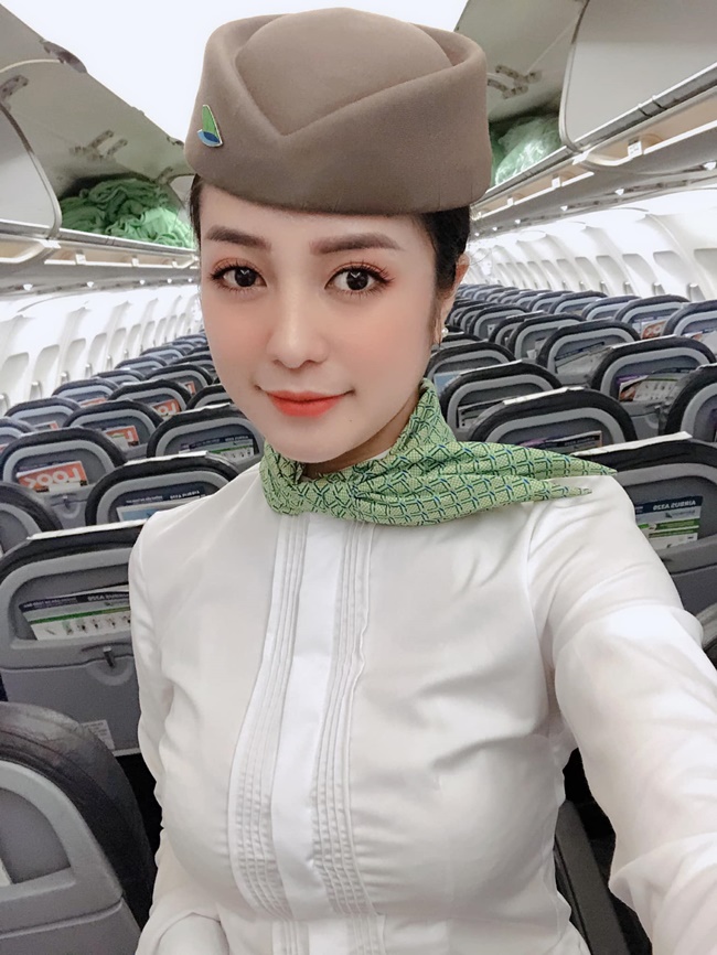 Khi nhắc đến các tiếp viên hàng không xinh đẹp không thể bỏ qua cái tên Nguyễn Thu Thủy. Cô cũng là tiếp viên của Bamboo Airways.
